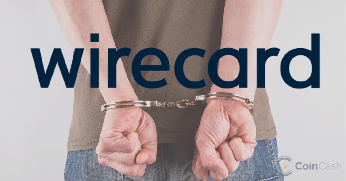 Wirecard logó és egy megbilincselt férfi a háttérben.